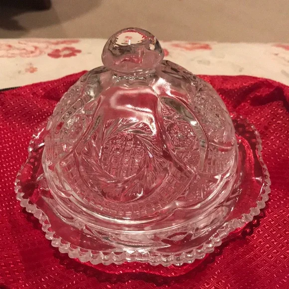 VINTAGE GLASS COVERED DISH - Picture 2 of 8